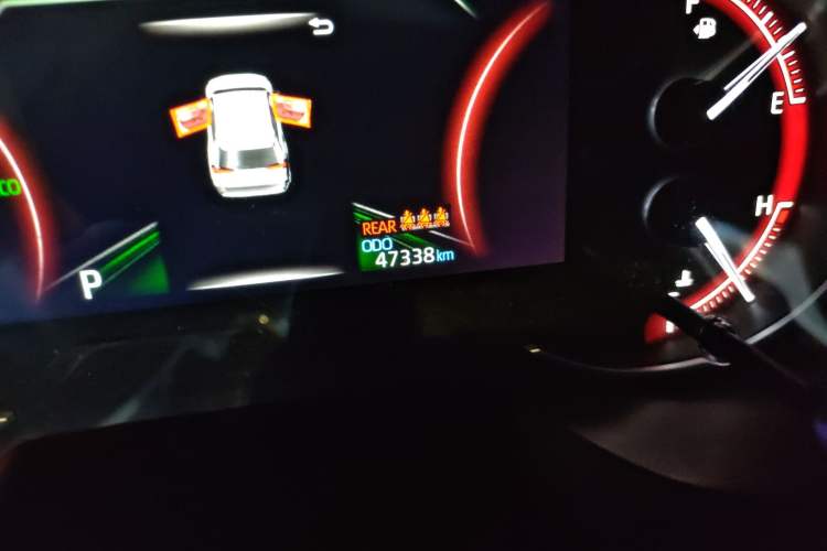 Used Toyota RAV4 2021 2.0L CVT Two-Wheel Drive Fashion PLUS Edition Odometer Close Up