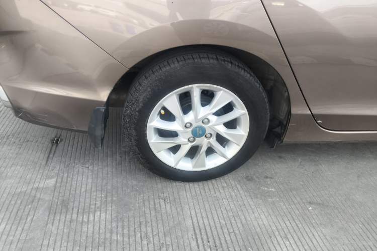 Used Honda Gienia 2017 1.5L CVT Comfort Version Right Rear Wheel Hub