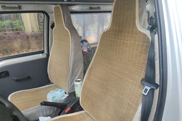 Used Wuling Zhiguang 2015 1.2L Practical LS-I Model Left Front Seat