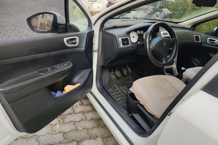 Used Peugeot 307 2013 Hatchback 1.6L Manual Comfort Edition