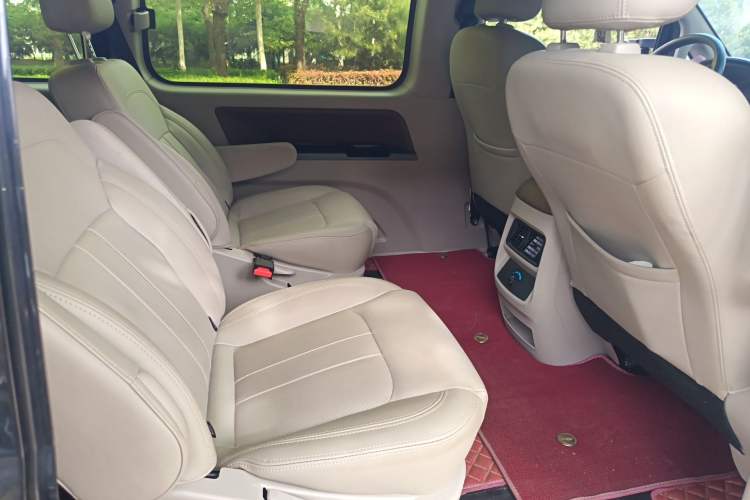 Used FORTHING Lingzhi 2018 M5 1.6L 7-Seater Luxury Model
