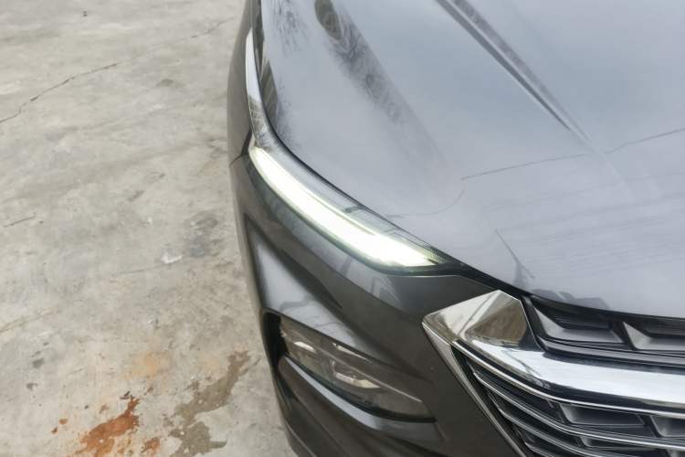 Used Wuling Victory 2020 1.5T CVT Flagship Edition Right Front Headlight