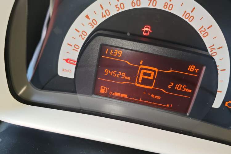 Used smart fortwo 2015 1.0L 52 kW hardtop Dynamic version
