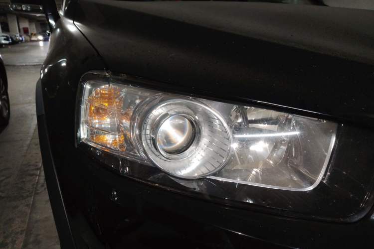 Used Chevrolet Captiva 2014 2.4L Two-Wheel Drive Urban Version 7 Seats Right Front Headlight