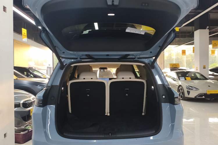 Used Li Auto i8 2025 Model Standard Version
