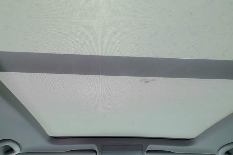 Used Volkswagen Tiguan L 2025 Model, Outstanding Version, 300TSI Automatic Two-Wheel Drive Longteng Edition