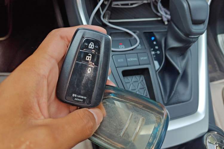 Used Toyota RAV4 2022 2.0L CVT Two-Wheel Drive Fashion Edition
