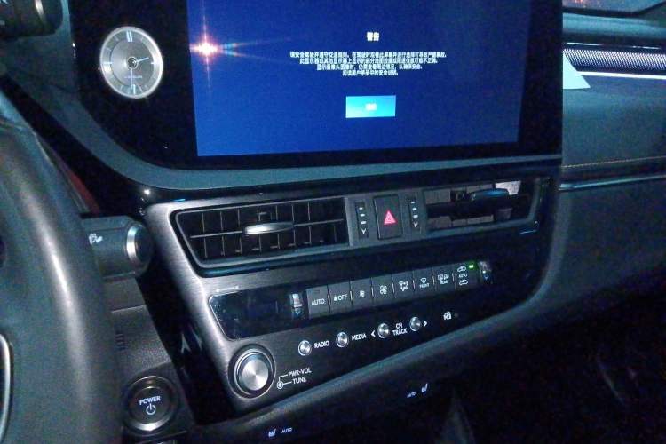 Used Lexus ES 2022 300h Excellence Edition Audio And AC Panel