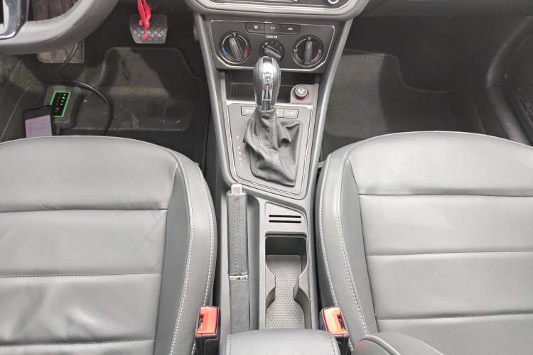 Used Volkswagen Lavida 2015 1.6L Automatic Comfort Edition
