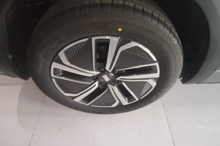 Used Geely Galaxy Xingjian 7 EM-i 2025 55km Exploration Edition Right Rear Wheel Hub