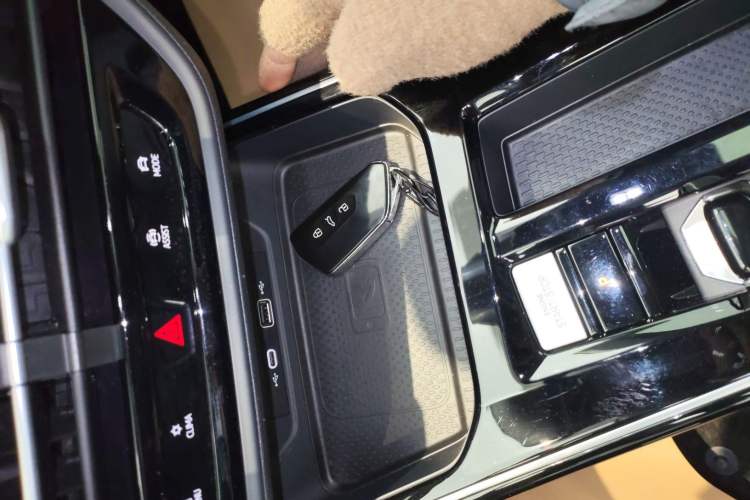 Used Volkswagen Lamando 2024 Lavida L 280TSI DSG Cool & Spicy Edition