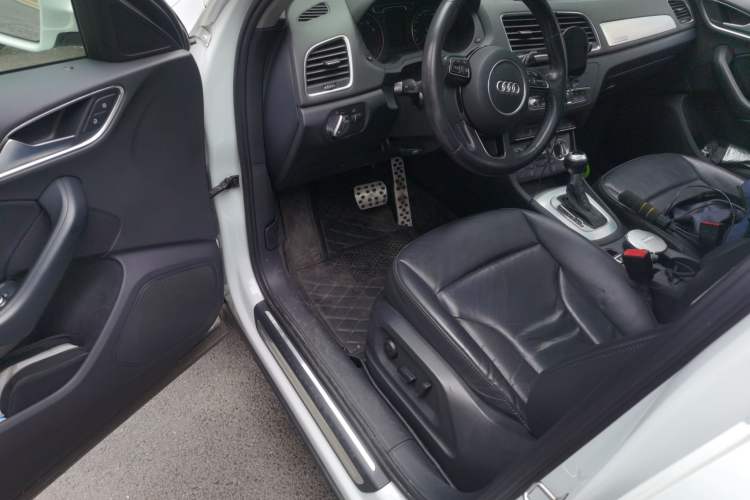 Used Audi Q3 2015 35 TFSI quattro Technology Edition Driver Seat