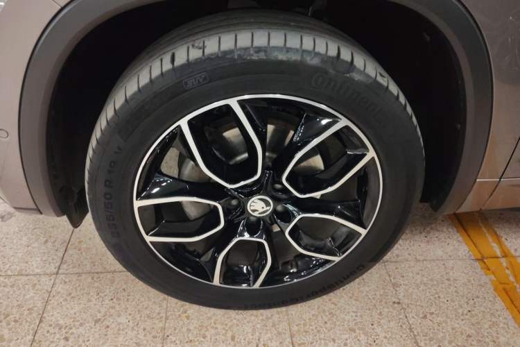 Used Skoda Kodiaq GT 2019 TSI330 Two-Wheel-Drive Luxury Edition China VI Standard Left Front Wheel Hub