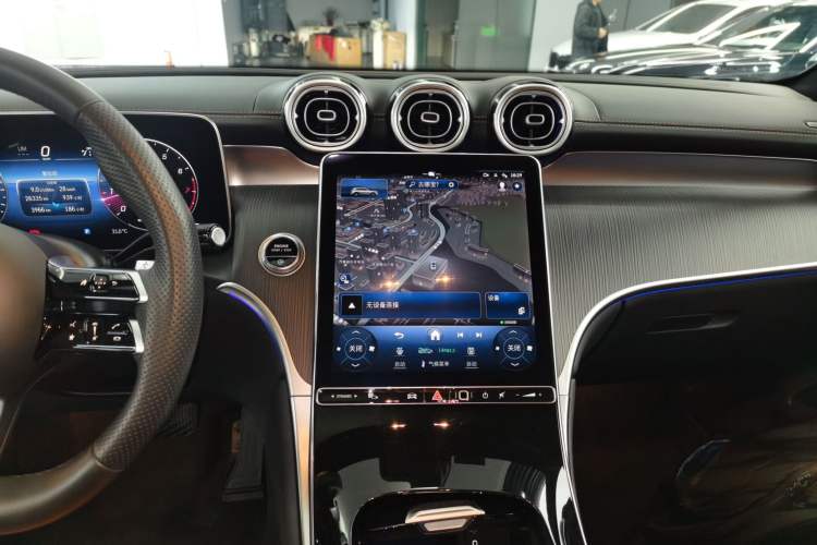 Used Mercedes-Benz GLC 2023 GLC 260 L 4MATIC Luxury Model 5 Seats