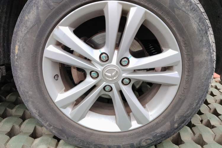 Used HYOSOW S2 2015 1.5L Manual Luxury Edition China IV Right Front Wheel Hub