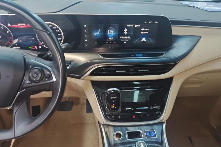 Used Buick GL8 2022 ES Landtrek 653T Luxury Edition
