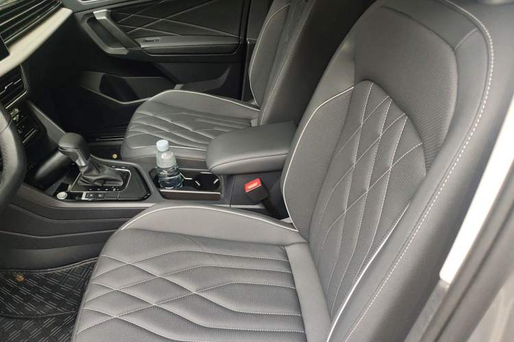 Used Volkswagen Tiguan L 2022 330TSI Automatic Two-Wheel Drive R-Line Enhanced Edition