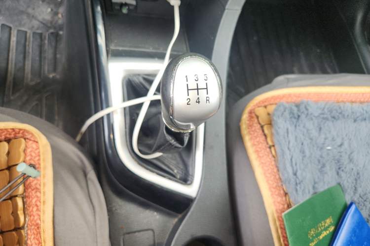 Used CHANGAN Alsvin V7 2015 1.6L Manual Joyful Edition China IV Gear Lever