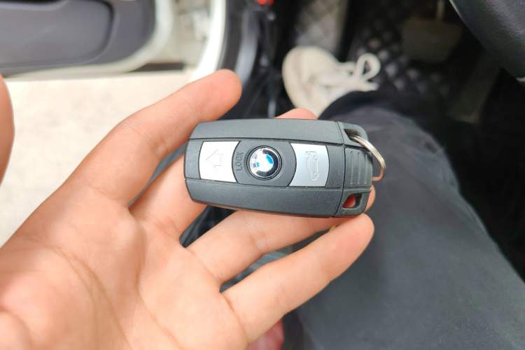Used BMW 3 Series 2011 320i Convertible Coupe Vehicle Key