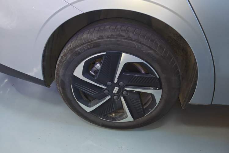 Used Geely Galaxy L6 2025 EM-i 140km Starship Edition
