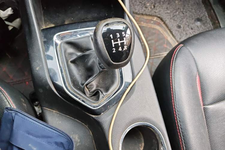 Used Soueast DX3 2016 1.5L Manual Luxury Edition Gear Lever