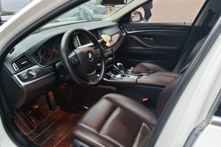 Used BMW 5 Series 2014 525Li Luxury Design Package
