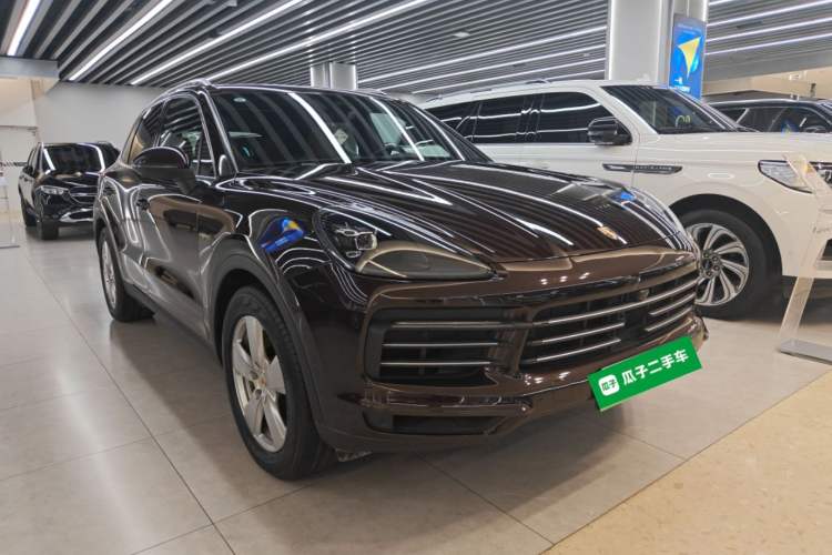 Used Porsche Cayenne E-Hybrid 2020 Cayenne E-Hybrid 2.0T Front Right 45 Deg