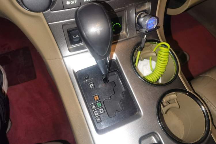 Used Toyota Highlander 2012 2.7L Two-Wheel Drive 7-Seater Luxury Edition
