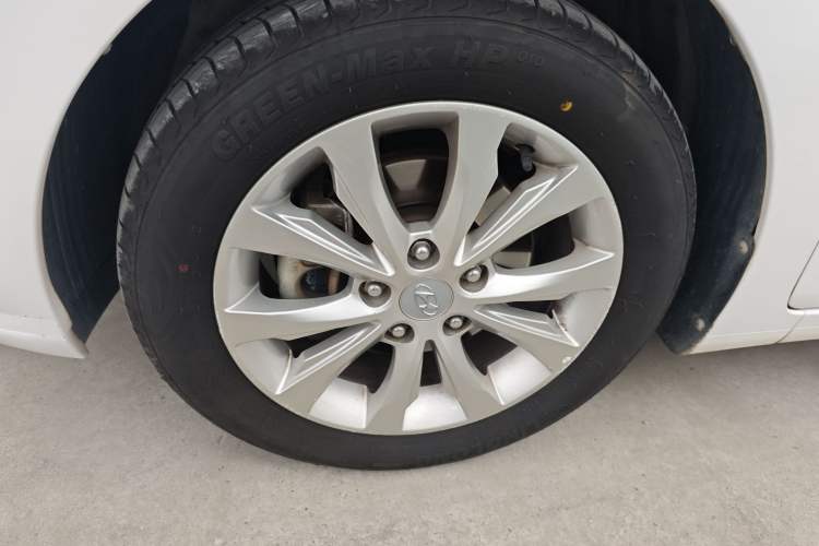 Used Hyundai Elantra (5th Generation / Langdong) 2016 1.6L Manual Luxury Model Left Front Wheel Hub