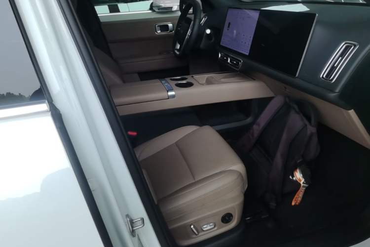 Used Li Auto L6 2025 Pro Smart Refresh Edition Right Front Seat