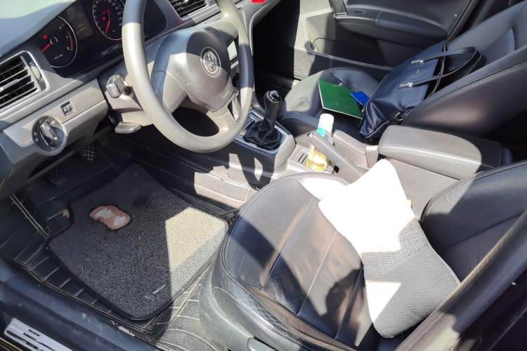 Used Volkswagen Lavida 2013 Revised Classic 1.6L Manual Fashion Edition Left Front Seat