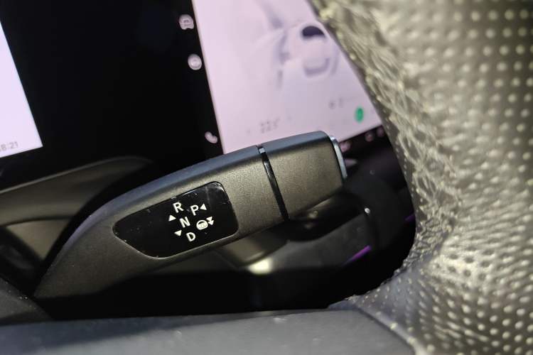 Used XPeng P7 2022 670N+ Gear Lever