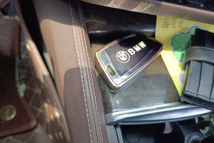 Used BMW 5 Series 2021 525Li M Sport Package Vehicle Key