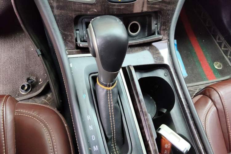 Used Buick LaCrosse 2013 2.4L SIDI Elite Comfort Version Gear Lever