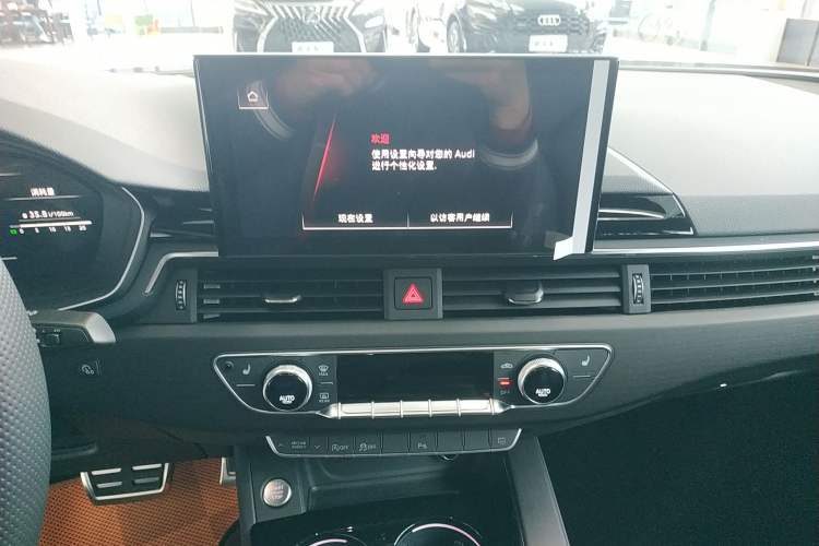 Used Audi A4L 2024 40 TFSI Luxury Dynamic Edition Audio And AC Panel