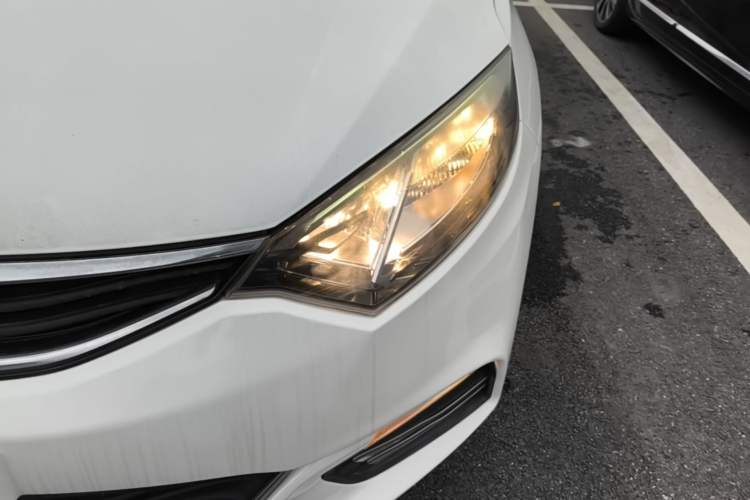 Used CHANGAN Eado 2013 1.6L Automatic ZhiKu Model China IV Standard Left Front Headlight