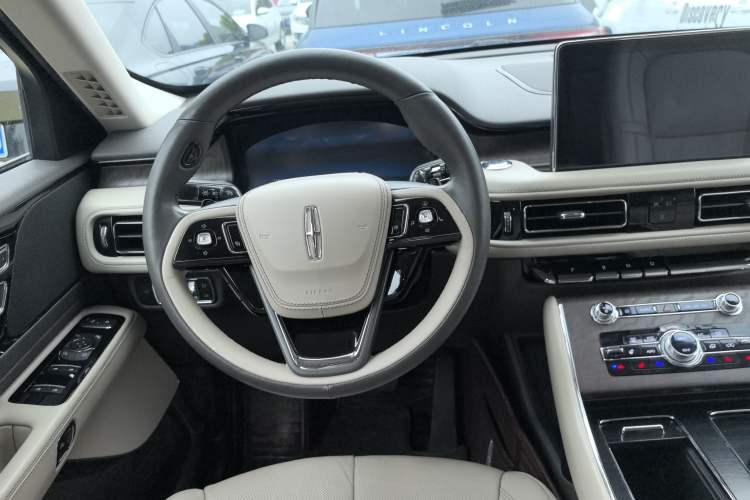 Used Lincoln Aviator 2020 3.0T V6 All-Wheel-Drive Premium Edition Steering Wheel