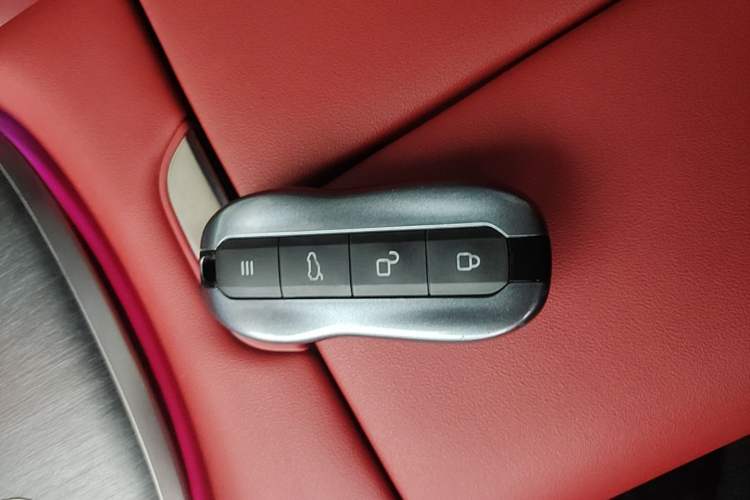 Used Xiaomi Auto SU7 2024 Rear-Drive Long-Range Intelligent Driving Version
