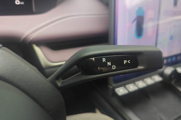 Used Xiaomi Auto SU7 2024 Four-Wheel Drive Ultra-Long Range Advanced Intelligent Driving Max Edition Gear Lever