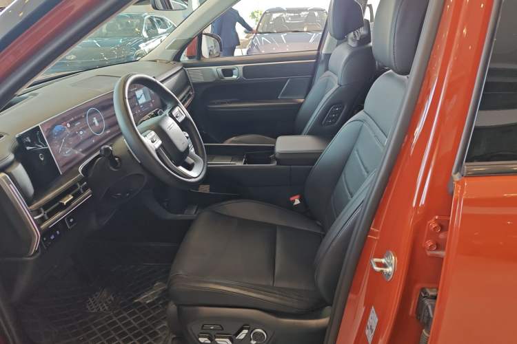 Used Hyundai Santa Fe 2024 2.0T Connoisseur Ultra Left Front Seat