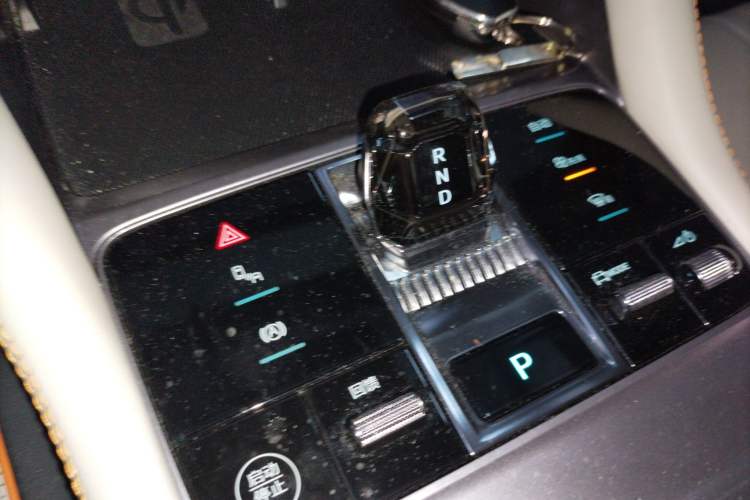 Used BYD Song PLUS New Energy 2023 Champion Edition EV 520KM Flagship Model Gear Lever