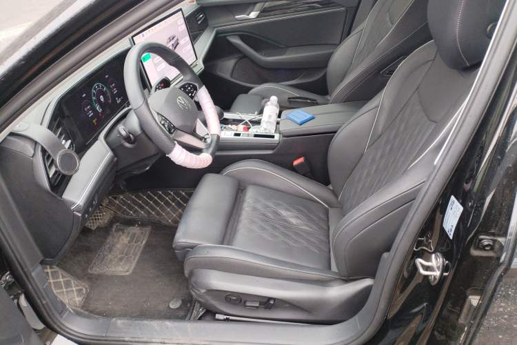 Used Volkswagen Magotan 2024 380TSI DSG Prestige Edition DaMai Package Left Front Seat