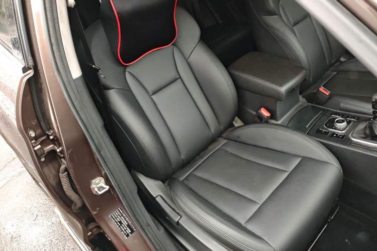 Used Haval H6 Coupe 2015 Blue-Label Facelift 2.0T Manual Two-Wheel Drive Urban Version
