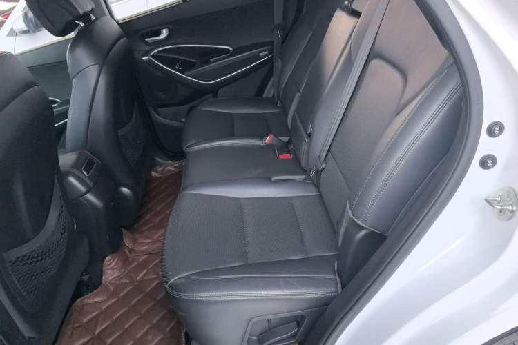 Used Hyundai Santa Fe 2015 2.0T Automatic All-Wheel Drive Smart Version 5 Seats
