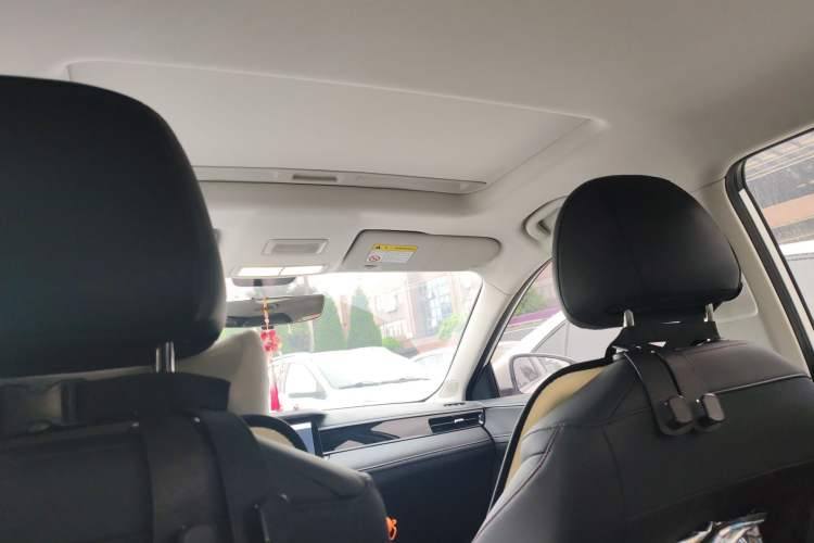 Used Roewe i5 2024 1.5L CVT Luxury Edition Headliner