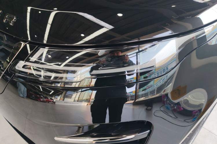 Used Land Rover Range Rover Evoque 2021 Range Rover Velar L 249PS R-Dynamic First Edition