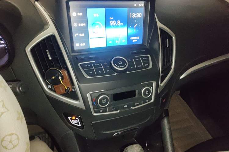 Used Dongfeng Aeolus AX7 2016 2.0L Automatic Zhiyi Trim
