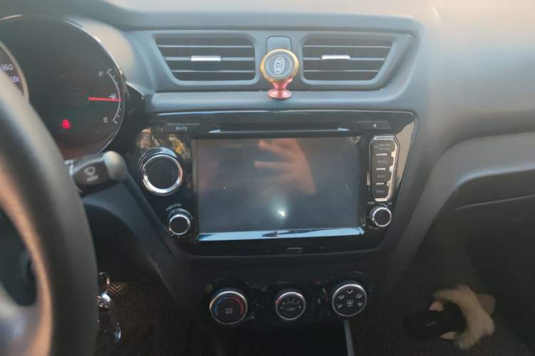 Used Kia K2 2015 Sedan 1.4L MT GLS Audio And AC Panel