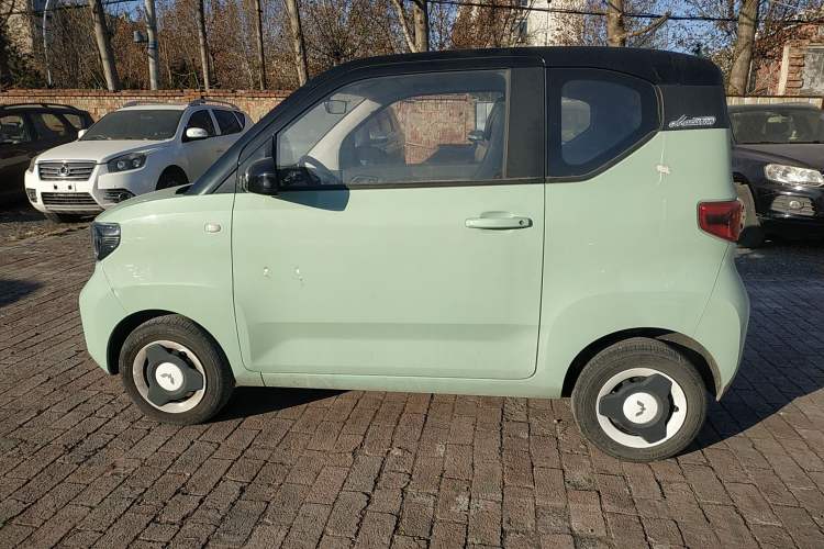 Used Wuling Hongguang MINIEV 2022 Macaron Premium Model – Lithium Iron Phosphate