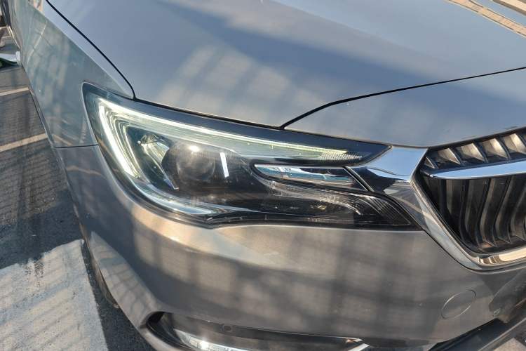 Used Buick GL6 2018 18T 6-Seater Prestige Model
